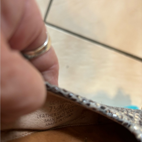 Snakeskin Patterned Women's Flats - Picture 6 of 6